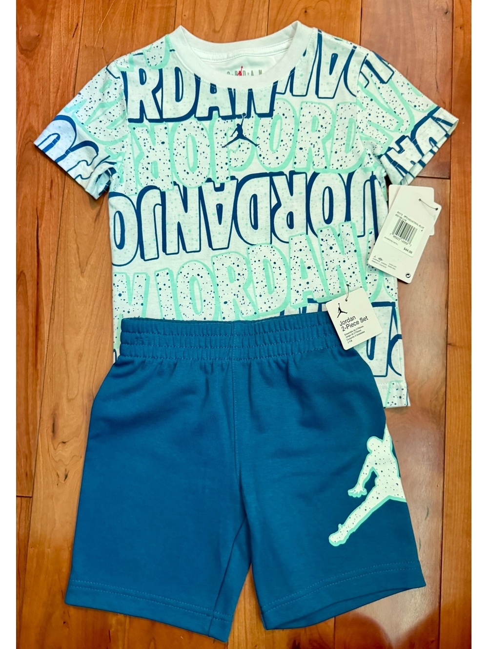 NWT Jordan Boys 2-Piece Set T-Shirt and Shorts Blue Size 4